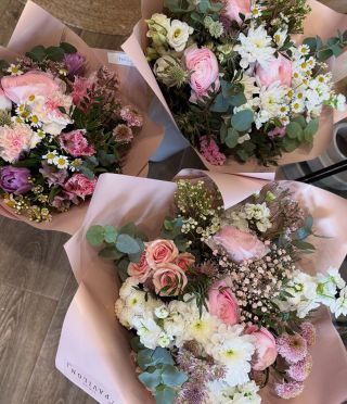 💐 #kytice #narozeniny #atelierpavilon #kvetinysuchaloz #pavilonsuchaloz #flowers #bouquet